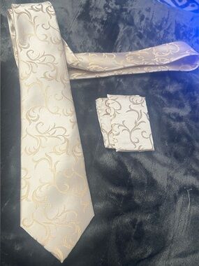 Cream Floral Jacquard Tie and Pocket Square Set